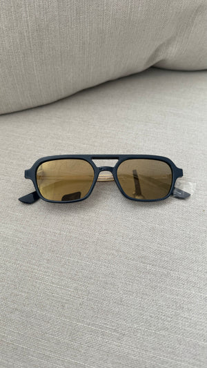 NAVY REFLECTIVE SUNGLASSES