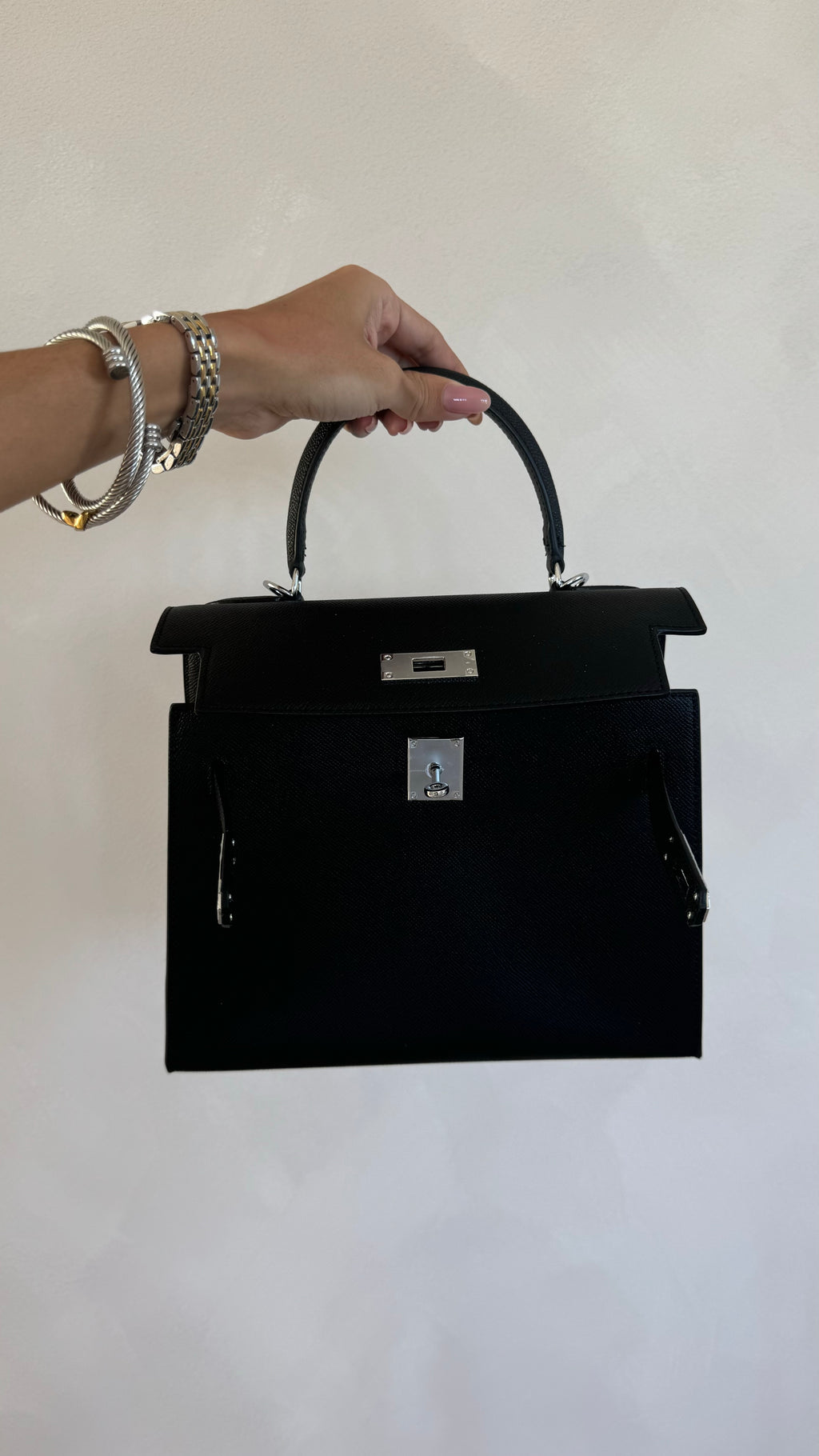 BLACK TOP-HANDLE BAG 28