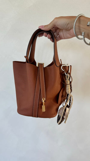 BROWN BUCKET BAG LOCK 18