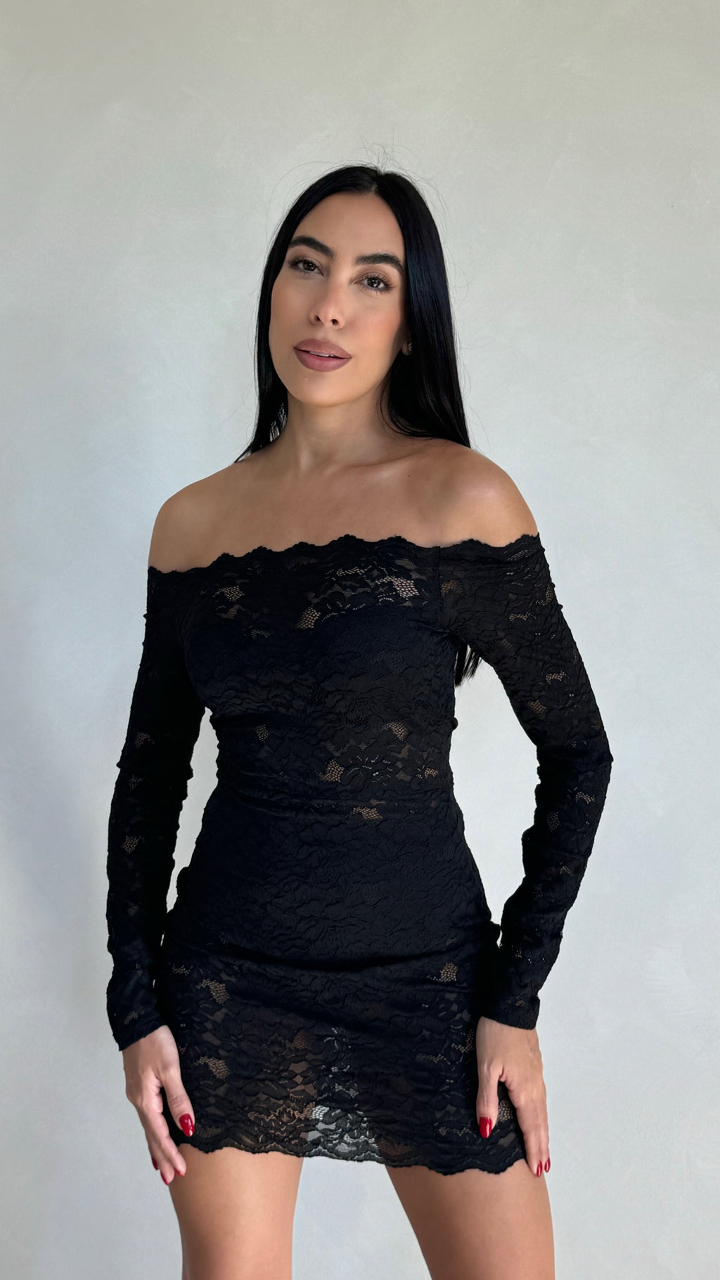 BLACK OFFSHOULDER LACE DRESS