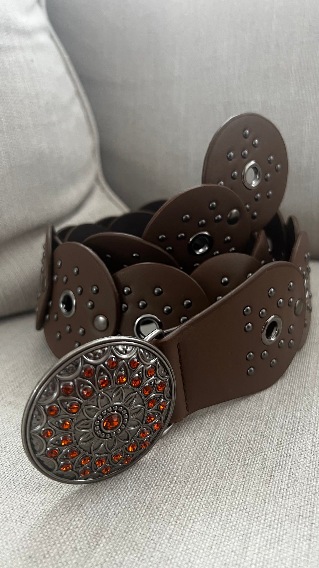 BROWN FAUX LEATHER STUDDED CIRCLE BELT