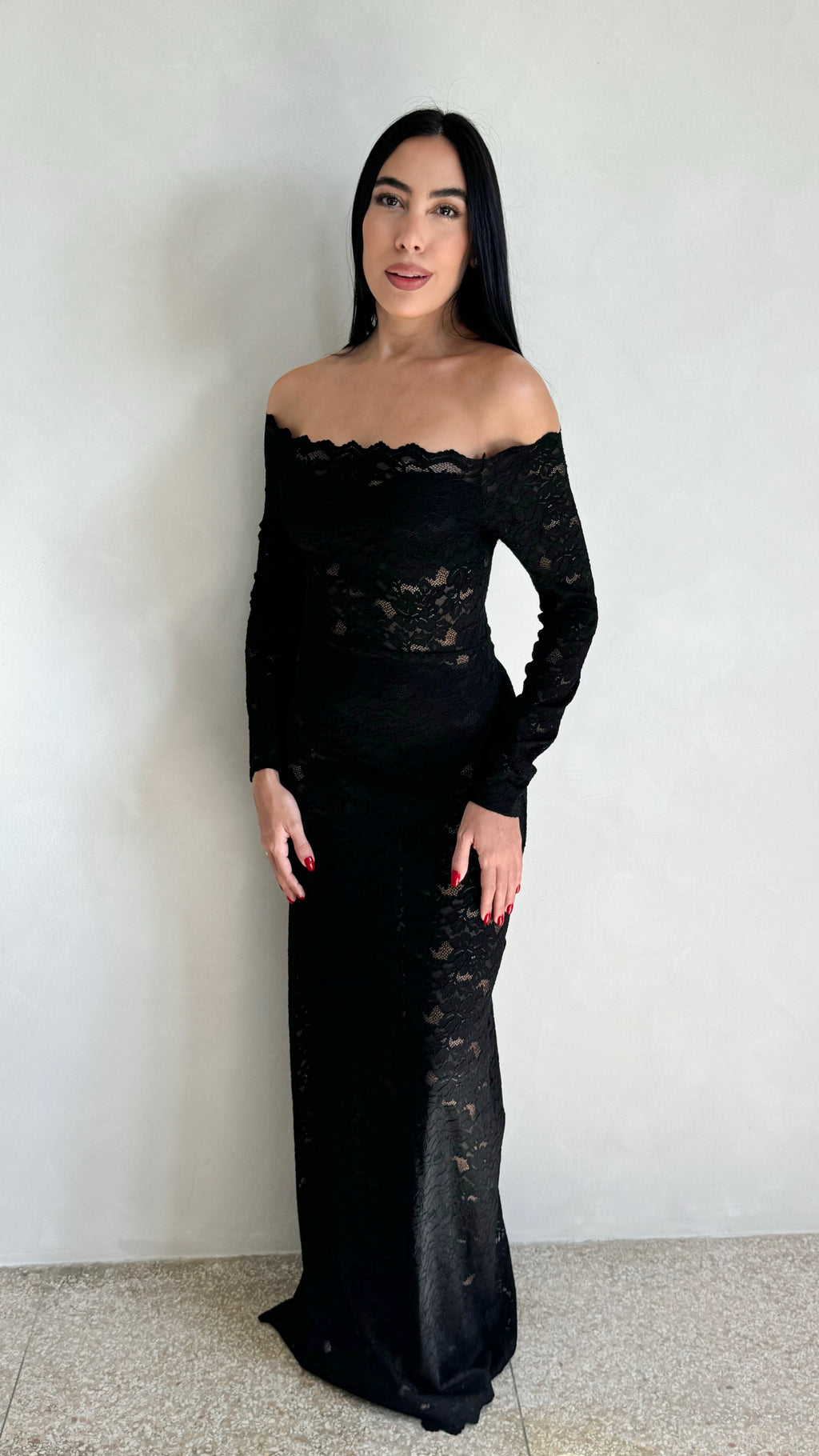 BLACK OFFSHOULDER LACE MAXI DRESS