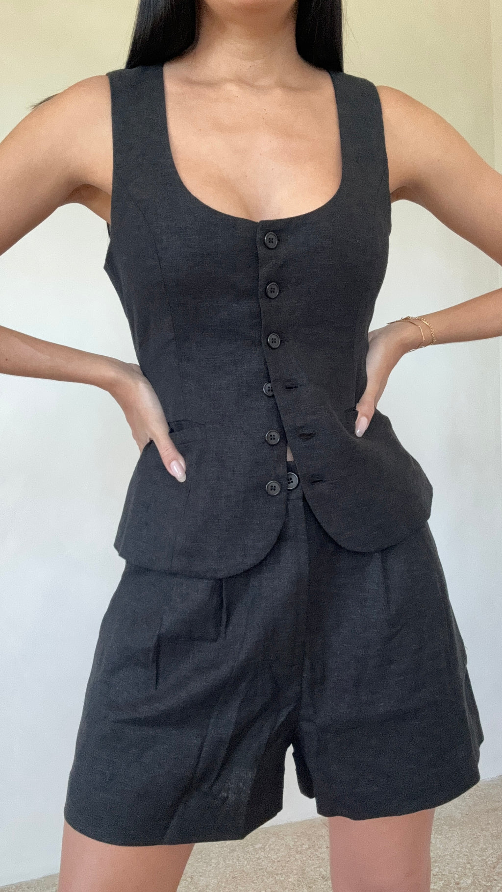 BLACK LINEN VEST
